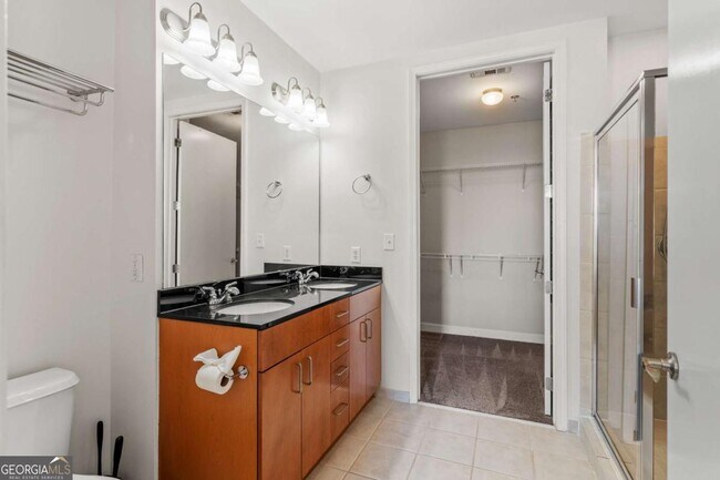 Building Photo - 711 Cosmopolitan Dr NE