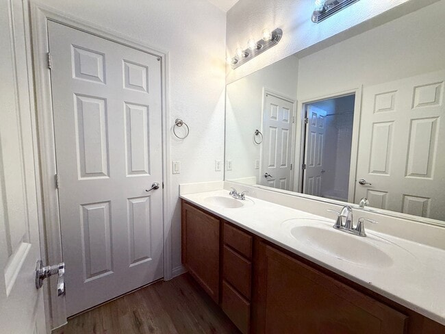 Building Photo - Great single story home 4 beds 3 baths in Henderson