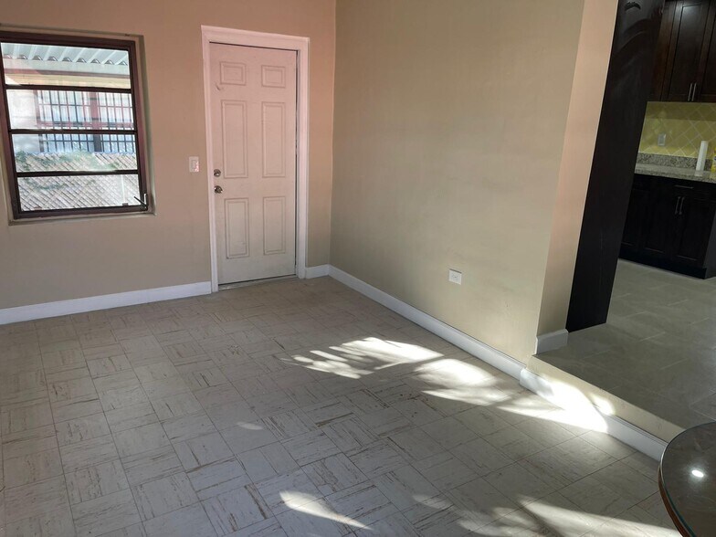 Florida Room Angle 2 - 3344 SW 22nd Ter