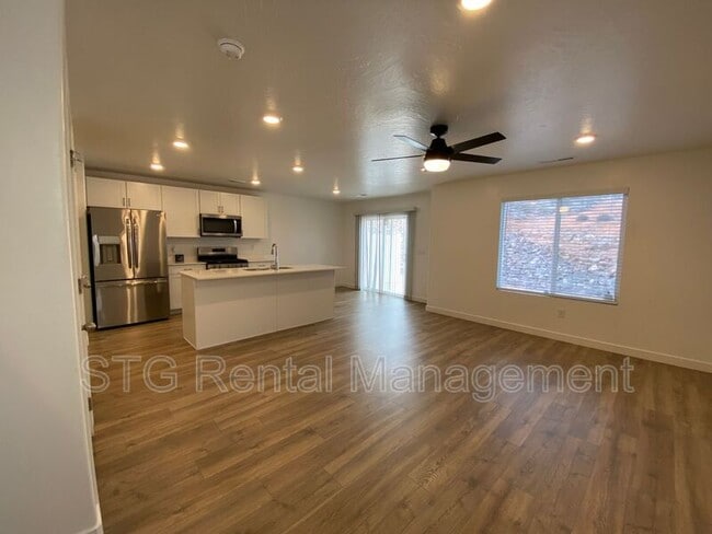 Building Photo - 3237 E Labyrinth Pt Cir