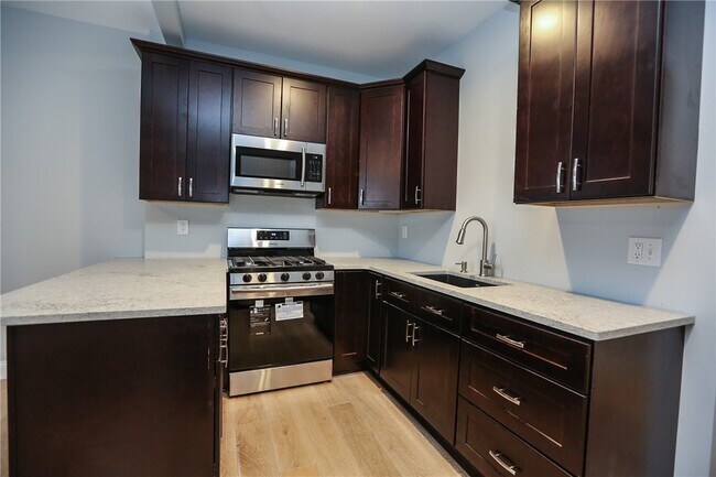 Building Photo - 544 Culver Pkwy