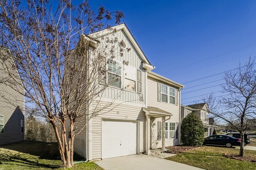 Building Photo - 4828 Abercromby St