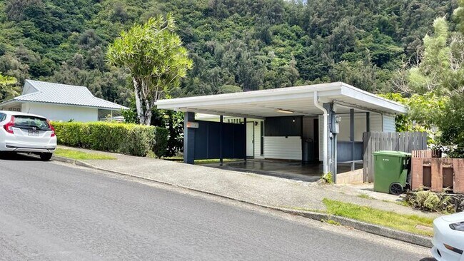 Building Photo - 159 Puiwa Rd
