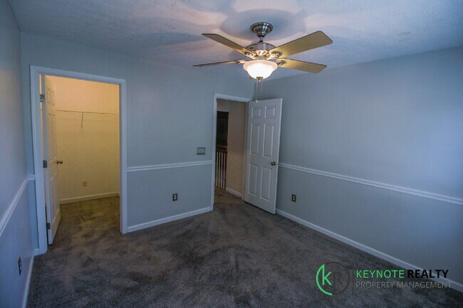 Building Photo - Gorgeous 3 Bedroom, 3 Bathroom Home Availa...