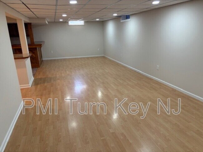 Building Photo - 127 Stockton Ave