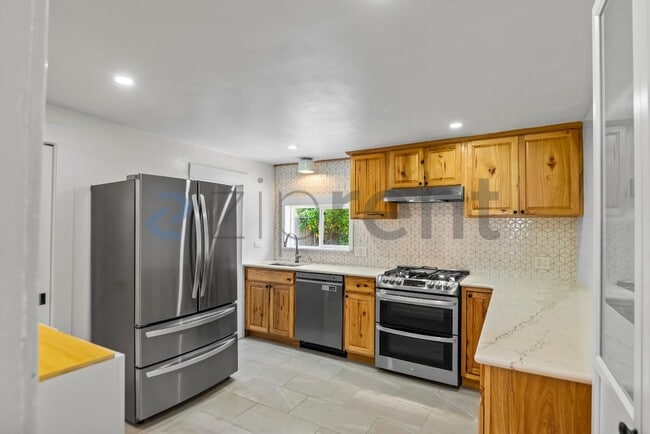 Building Photo - 3226 Star Ave