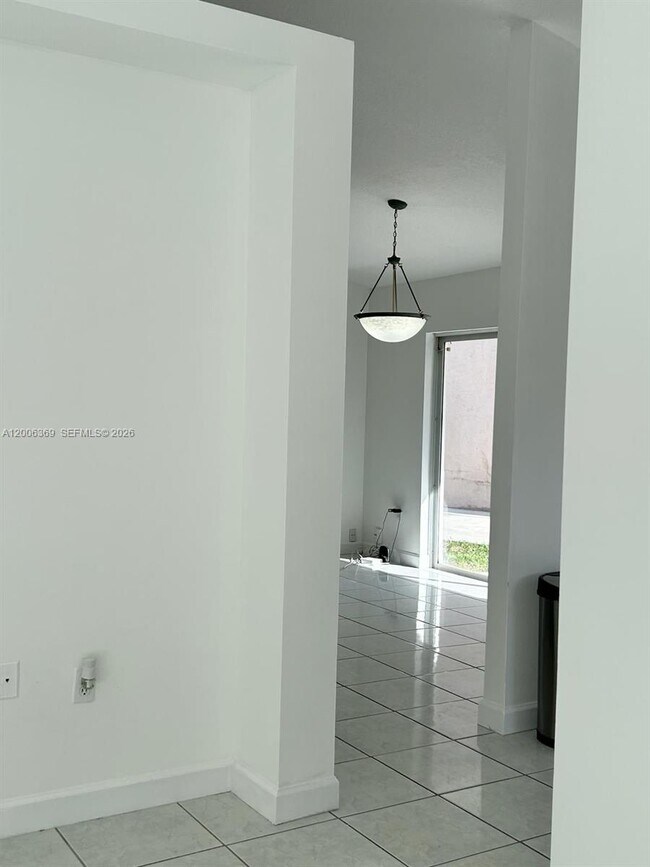 Building Photo - 820 NW 132nd Ct