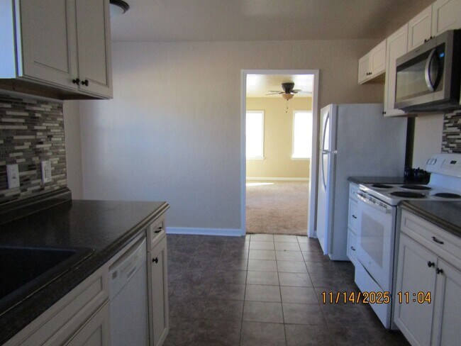 Building Photo - Fields and Dunning Home! Small Pet Negotiable with owner approval!