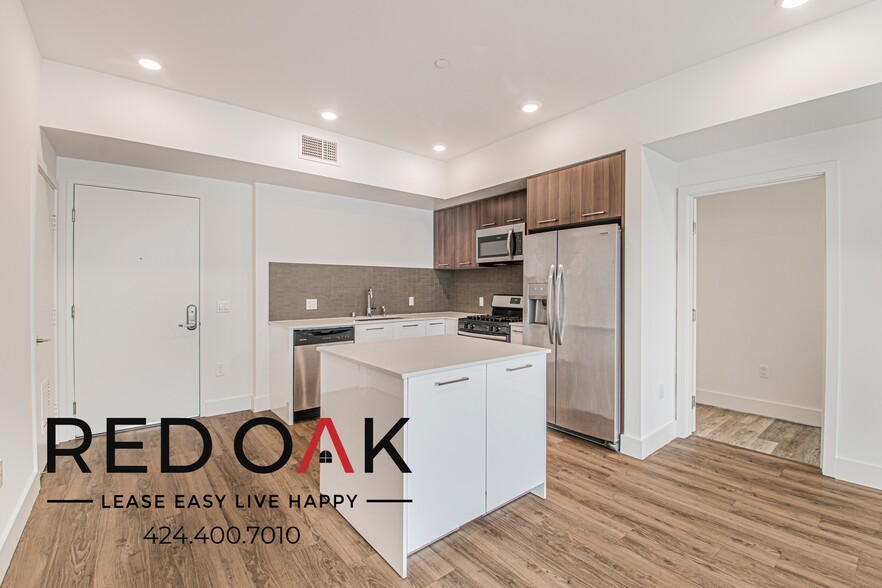 Building Photo - 5727 La Mirada Ave