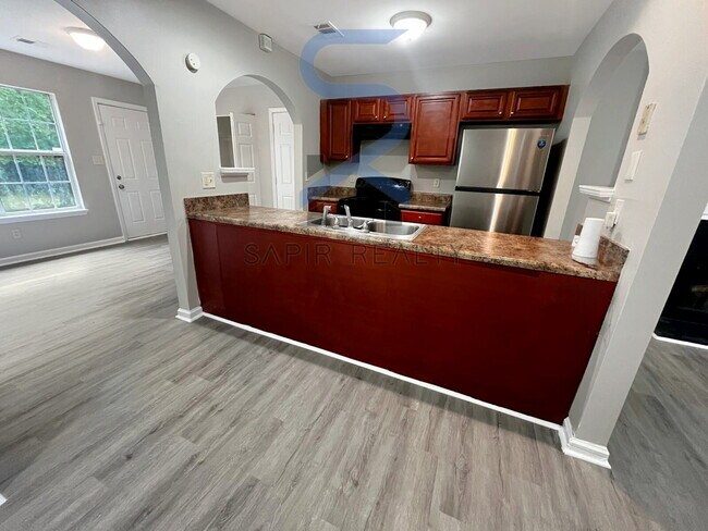 Building Photo - Move in before October 15th and get $100 O...