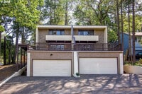 Building Photo - Beautiful 2 Bedroom, 2.5Bathroom Duplex Located Near Amazon Park