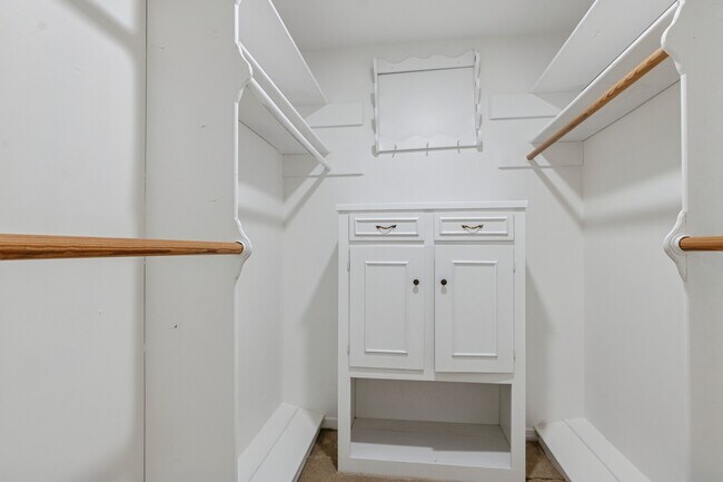 Building Photo - 5647 Lymbar Dr