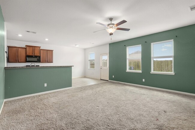 Building Photo - 5546 Rainbow Rd.
