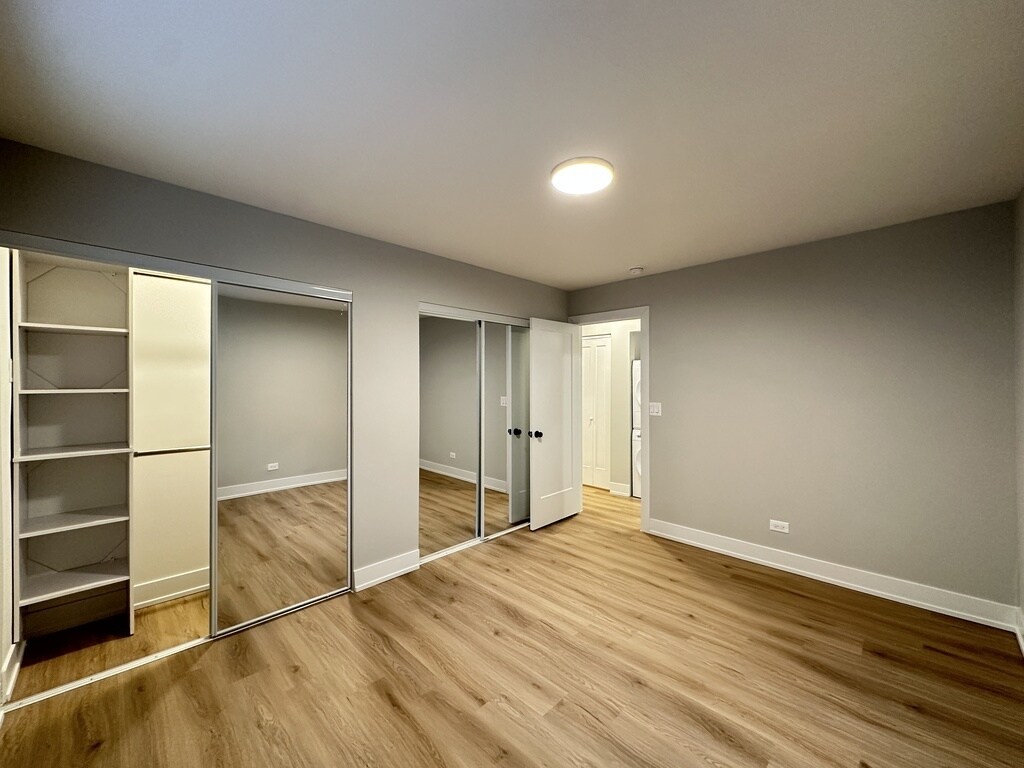 Building Photo - 531 W Aldine Ave