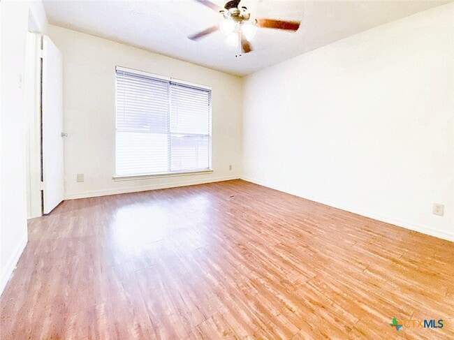 Building Photo - 109 Hughson Dr