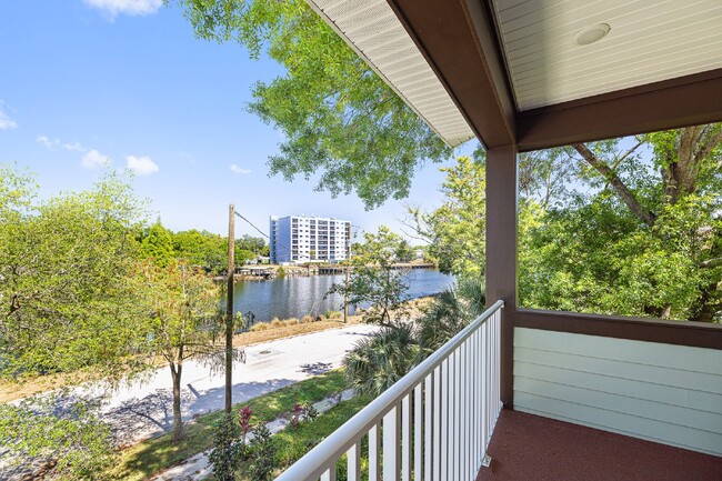 Building Photo - MODERN 3-BEDROOM W/ OFFICE WEST TAMPA HOME | BUILT 2023 | FENCED YARD | PET FRIENDLY