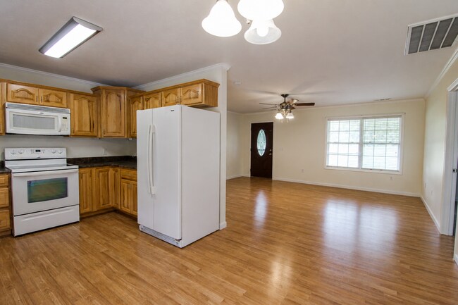 Building Photo - 700 Purvin Lollar Rd