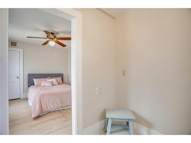 Building Photo - 3521 Girard Ave S