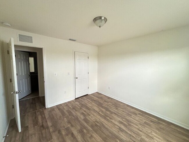 Building Photo - 10126 Celtic Ash Dr