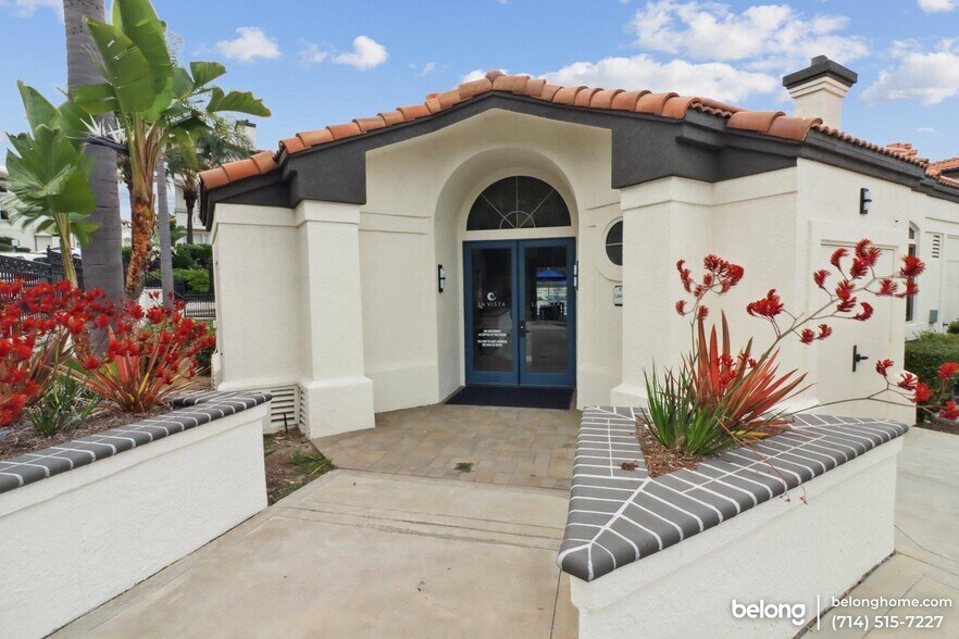 Building Photo - 30902 Club House Dr