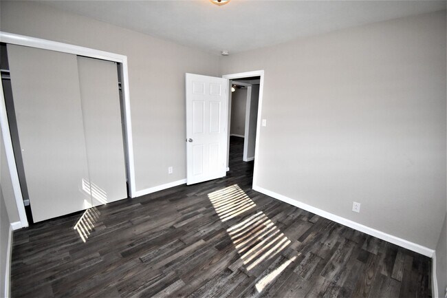 Building Photo - 115 W Fork Dr