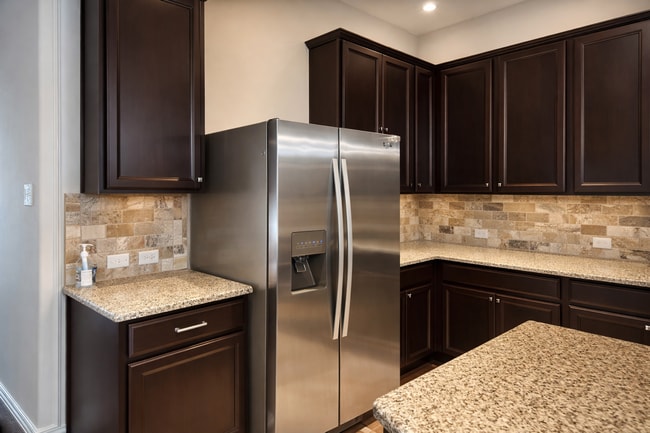 Building Photo - 3 BED 2 BATH NEW MANAGEMENT!!!!