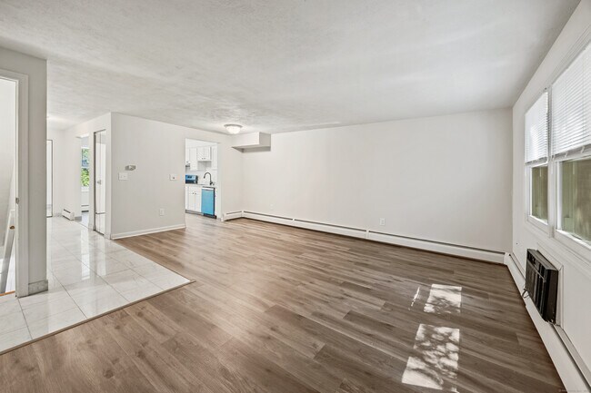 Building Photo - 74 Nutmeg Dr