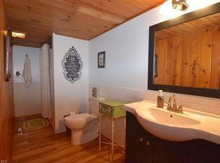 Building Photo - 1065 Mountain View St