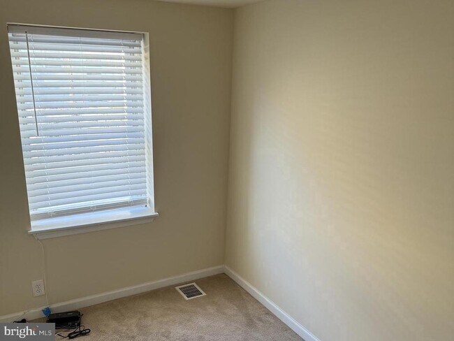 Building Photo - 223 Gerritt St