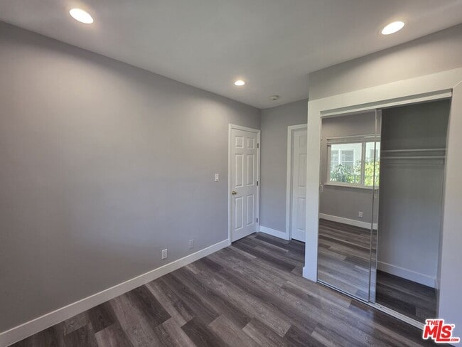 Building Photo - 105 Roswell Ave