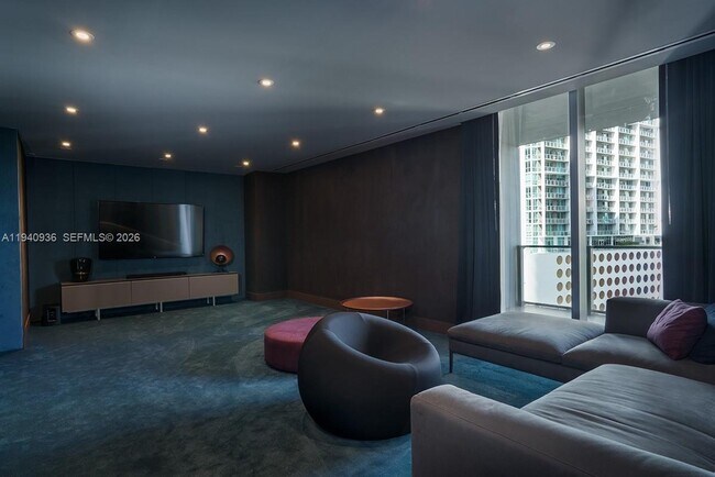 Building Photo - 68 SE 6th St