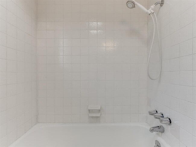 Building Photo - 1305 Boyd St