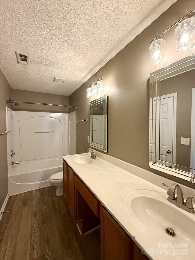 Building Photo - 10879 Holly Ridge Blvd