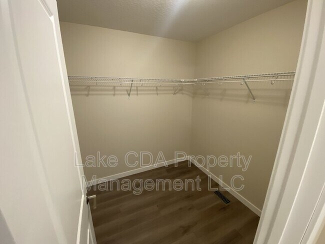 Building Photo - 6888 N Proust Dr