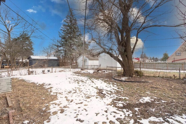 Building Photo - 3209 W 10th St