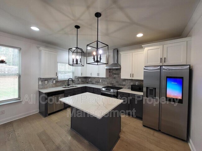 Building Photo - 3748 Sycamore Bend