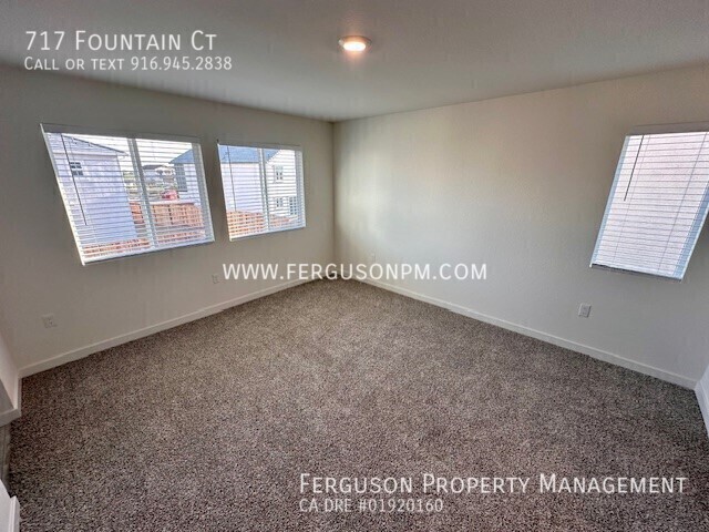 Building Photo - 717 Fountain Ct