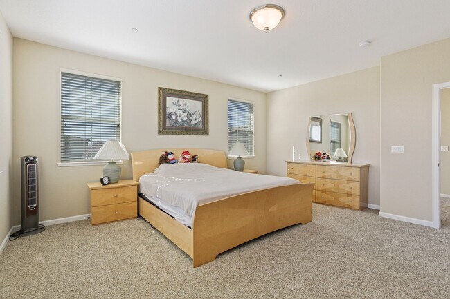 Building Photo - Beautiful home in desirable Spring Lake community Woodland