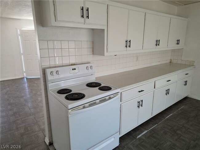Building Photo - 2904 N Bassler St