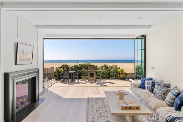 Building Photo - 2428 The Strand