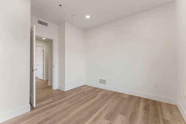 Building Photo - Brand New Modern Apartments at Ascesa