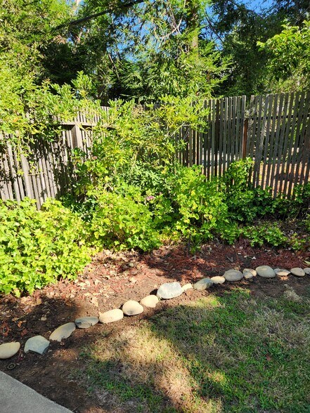 Building Photo - 6043 Leafwood Dr