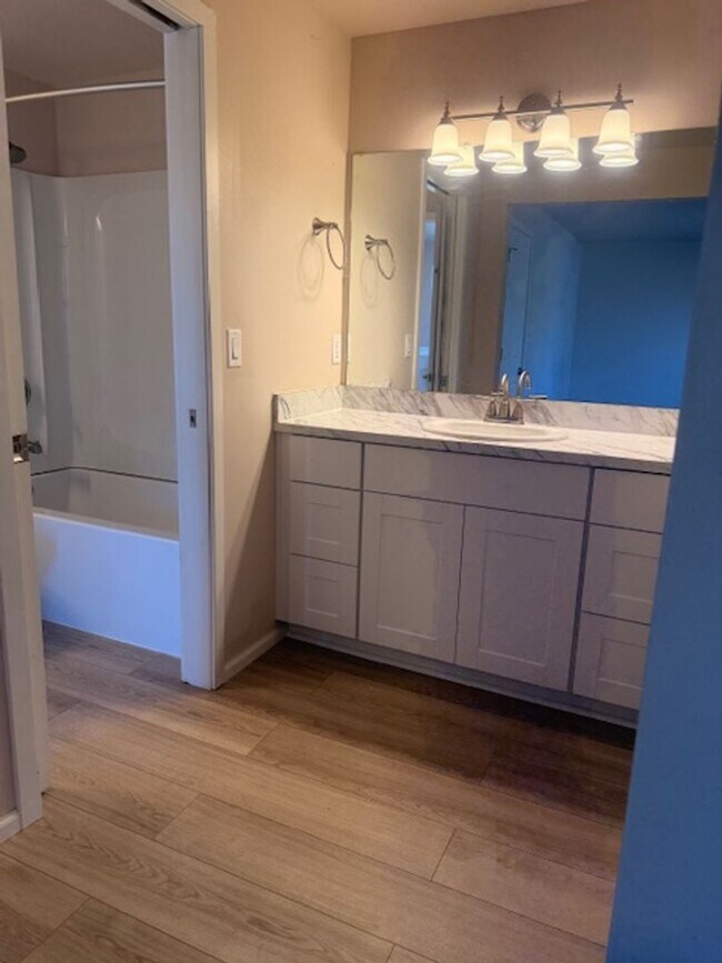 Building Photo - wilc04