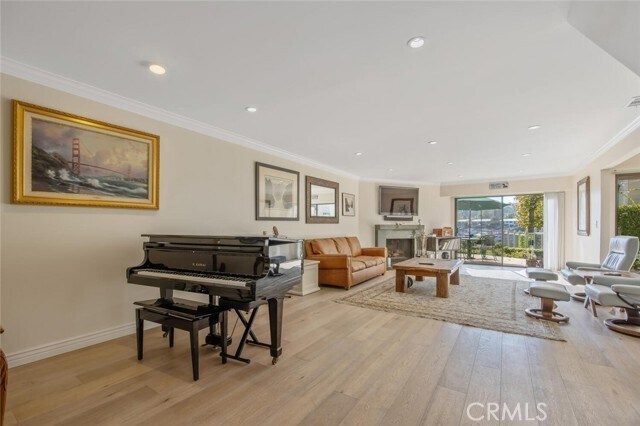 Building Photo - 1158 S Westlake Blvd