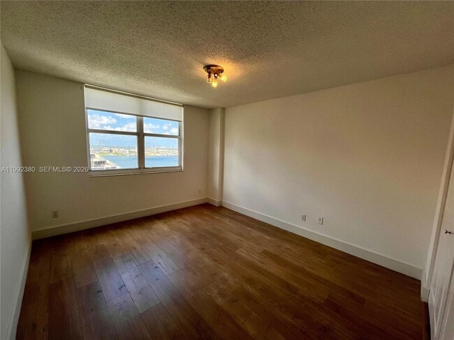 Building Photo - 770 Claughton Island Dr