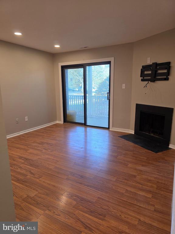 Building Photo - 311 Gregorys Way