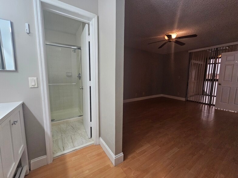 Building Photo - 2738 Carambola Cir S