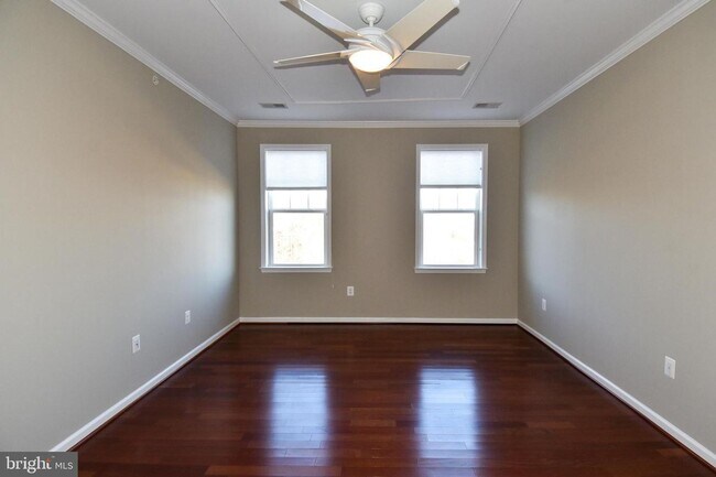 Building Photo - THIS IS AN ACTIVE ADULT, AGE RESTRICTED COMMUNITY. MUST BE 55+.