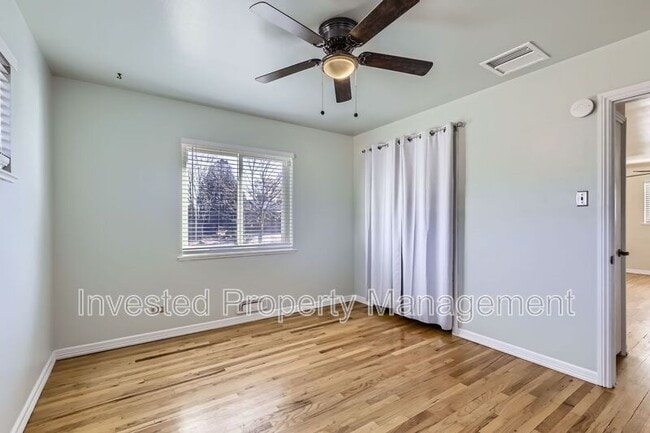 Building Photo - 3267 Ivanhoe St