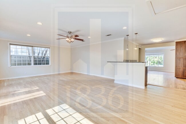 Building Photo - 4815 Woodview Ave